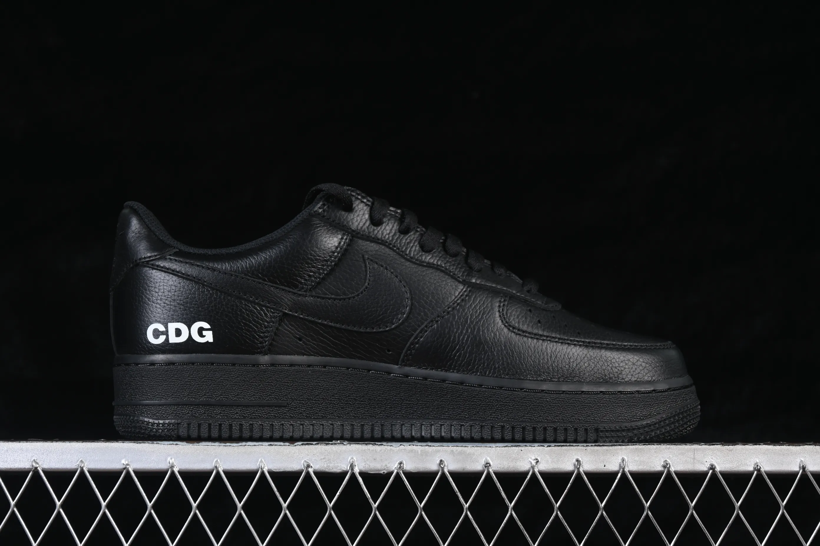 All categories Nk Air Force 1 Air Force series Nk Air Force 1 Low Air Force low-top GX foreign trade version CDG x Nike Air Force 1'07 Low joint model full toe layer Air Force 1 low-top casual sneakers IB9949-001